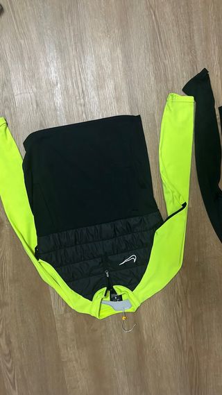Chaqueta Nike negra acolchada, LAS DOS POR 30