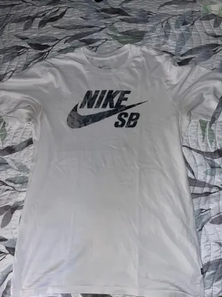 Camiseta Nike SB