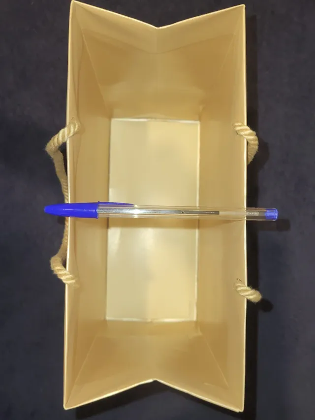 Bolsa de papel grande Bvlgari dorada