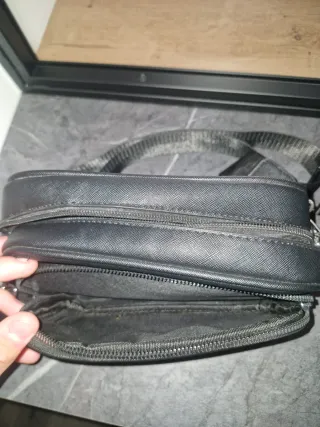 Riñonera Prada Negra con Monedero