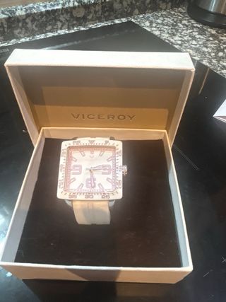 Reloj Viceroy Blanco y Morado