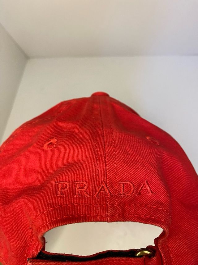 Gorra Prada Roja