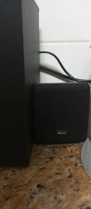 Altavoces Trust 2.1 Negro/Azul