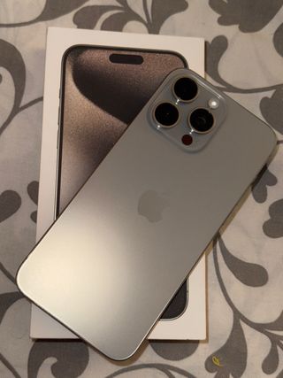 iPhone 15 Pro Max Titanio naturale