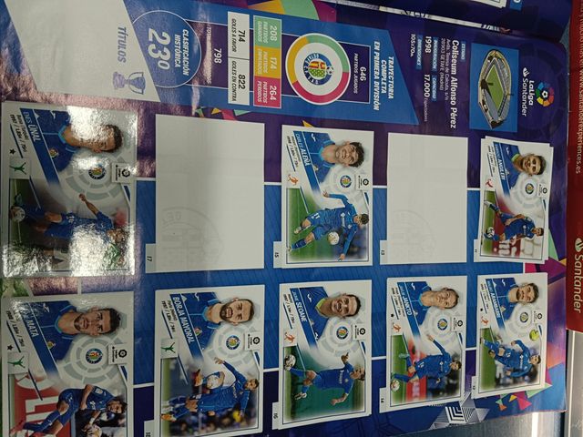 Álbum de cromos de futbol, Futbol Liga 2022-23. casi Completo. Panini ( faltan 4 cromos)