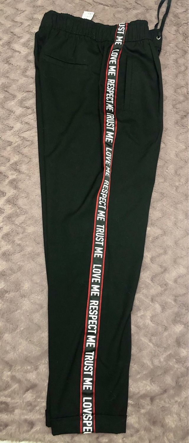 Pantalón Bershka negro con banda lateral