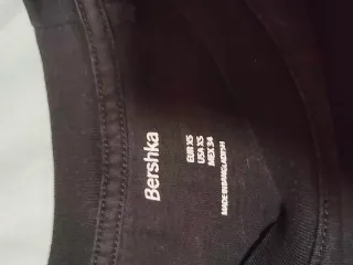 Camiseta Bershka Anime Estampado Morado