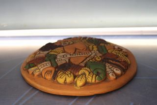 Reproducción en terracota de Coyolxauhqui diosa azteca.