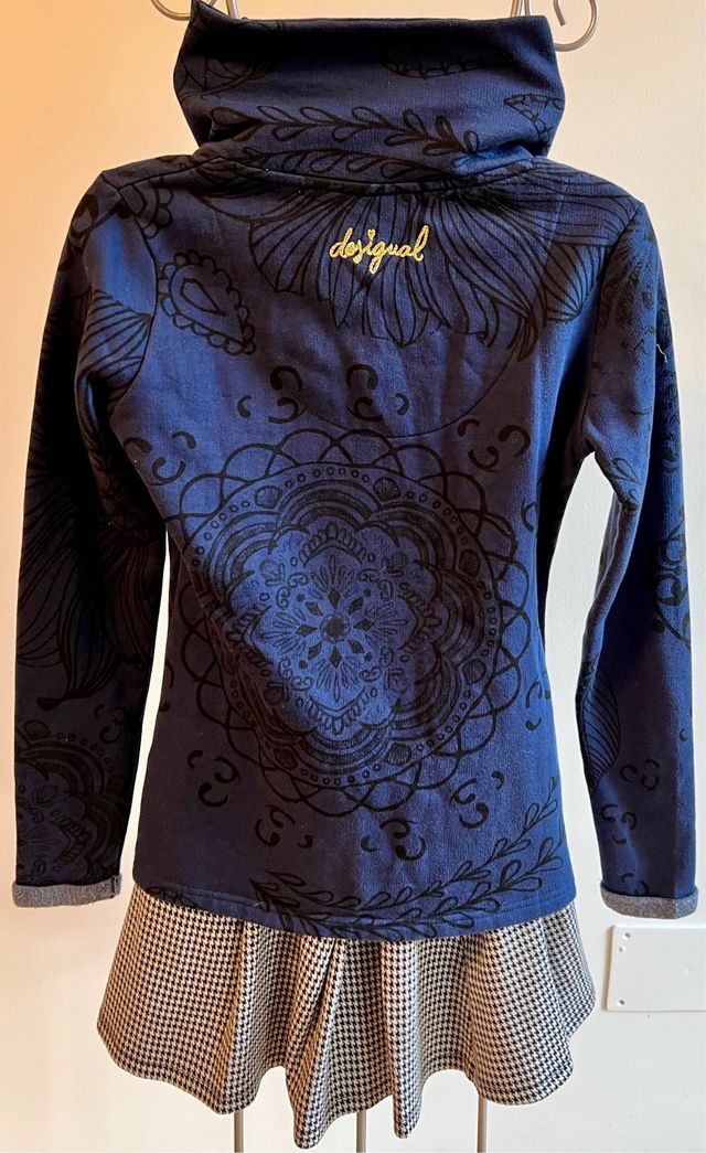 Chaqueta Desigual azul talla S (34) 13 a 18 años.