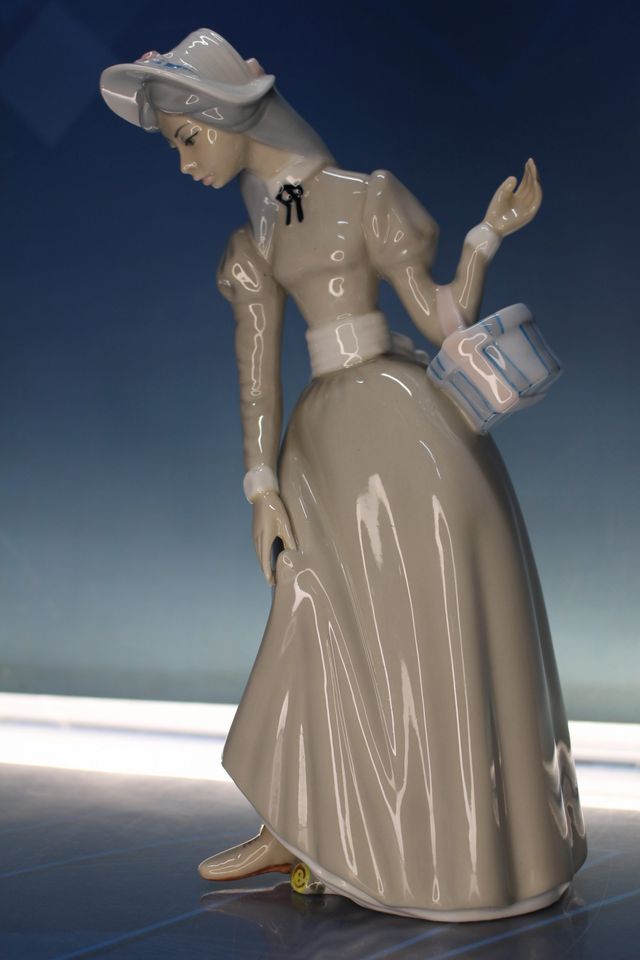 Figura Porcelana Casades, Valencia. Made in Spain, circa 1960.