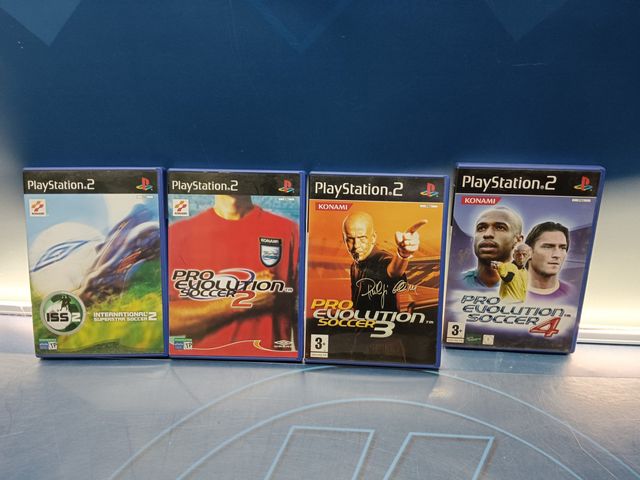 videojuegos Playstation 2 La Saga- Pro evolution Soccer 2, 3 y 4 + international superstar Soccer 2