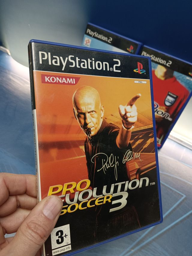 videojuegos Playstation 2 La Saga- Pro evolution Soccer 2, 3 y 4 + international superstar Soccer 2