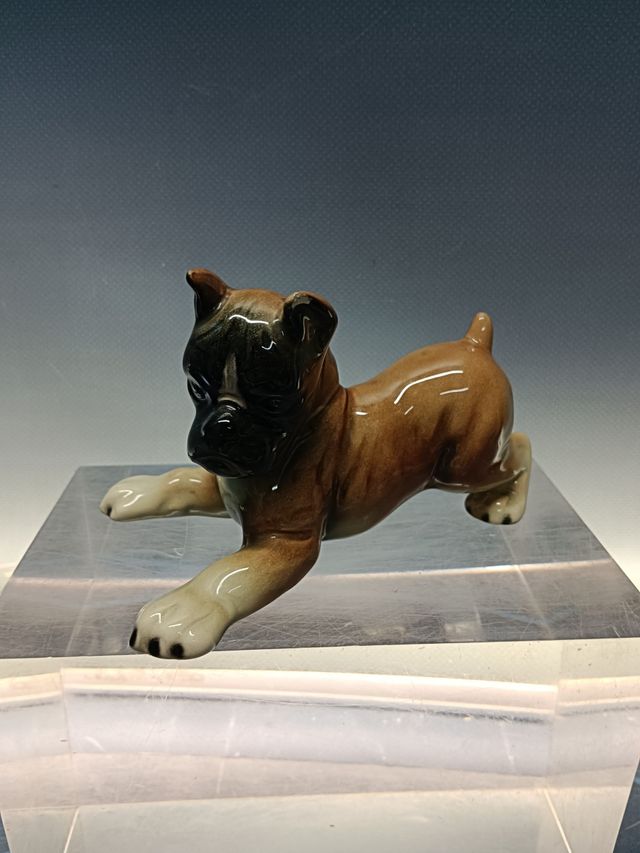 figura de porcelana perro boxer, Cachorro, WC wester germany  8x13 cm.aprox
