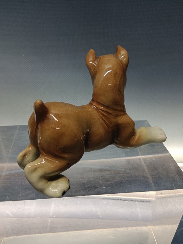 figura de porcelana perro boxer, Cachorro, WC wester germany  8x13 cm.aprox