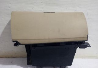 Guantera mercedes-benz a16968001918k78 clase