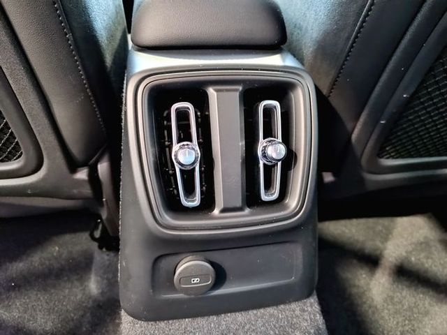 Volvo XC40 1.5 T5 Twin Recharge R-Design Auto