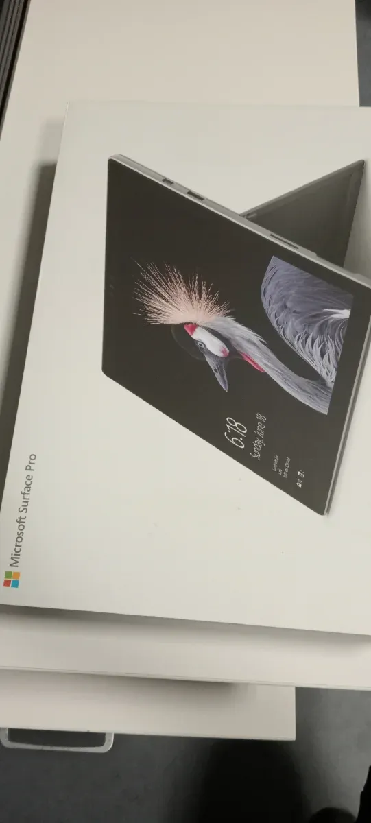 Caja Microsoft Surface Pro