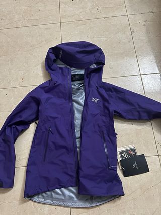 Chaqueta Arc'teryx Beta SL Morado