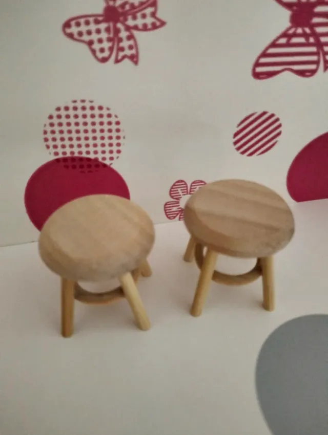Casa de Muñecas - 2 Taburetes Madera