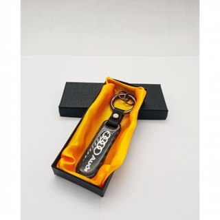 LLAVERO de CARBONO con LOGO AUDI Perfecto para re