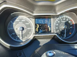 NO NEGOCIABLE + 2CASCOS / 6600km  Yamaha Xmax 125