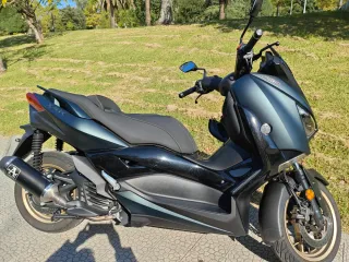 NO NEGOCIABLE + 2CASCOS / 6600km  Yamaha Xmax 125