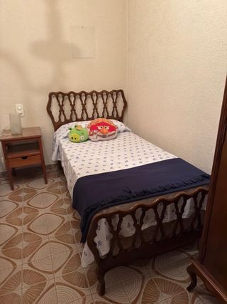 Cama individual de madera