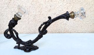 2 Percheros antiguos.