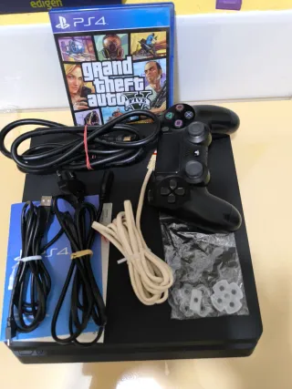 Consola PS4 Slim Negra .