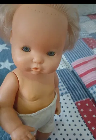 Muñeca besito  antigua con ropa de oso 1989 famosa