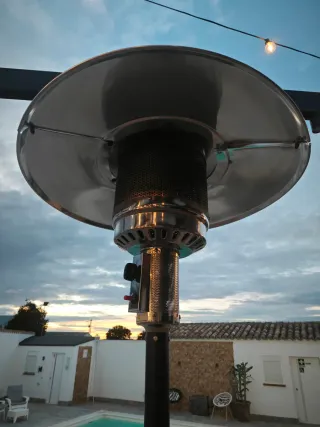 Estufa seta exterior metal negra