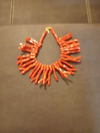 Collar Zara Coral Rojo