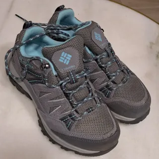 Botas de trekking Columbia grises y azules