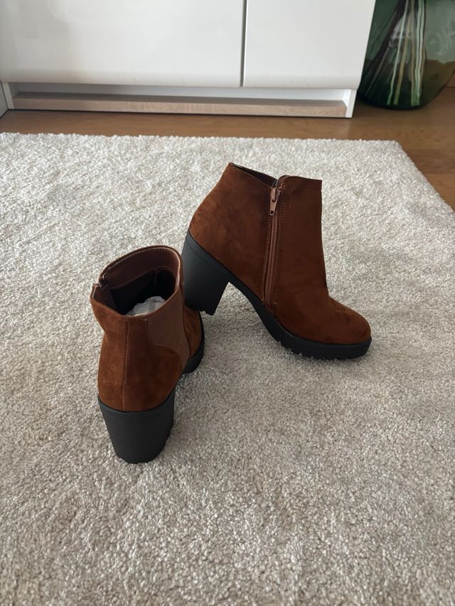 Botines marrones nuevos
