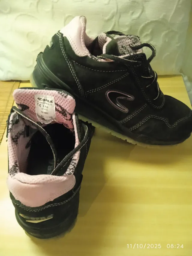 Zapatillas de protección Cofra mujer negras y rosa