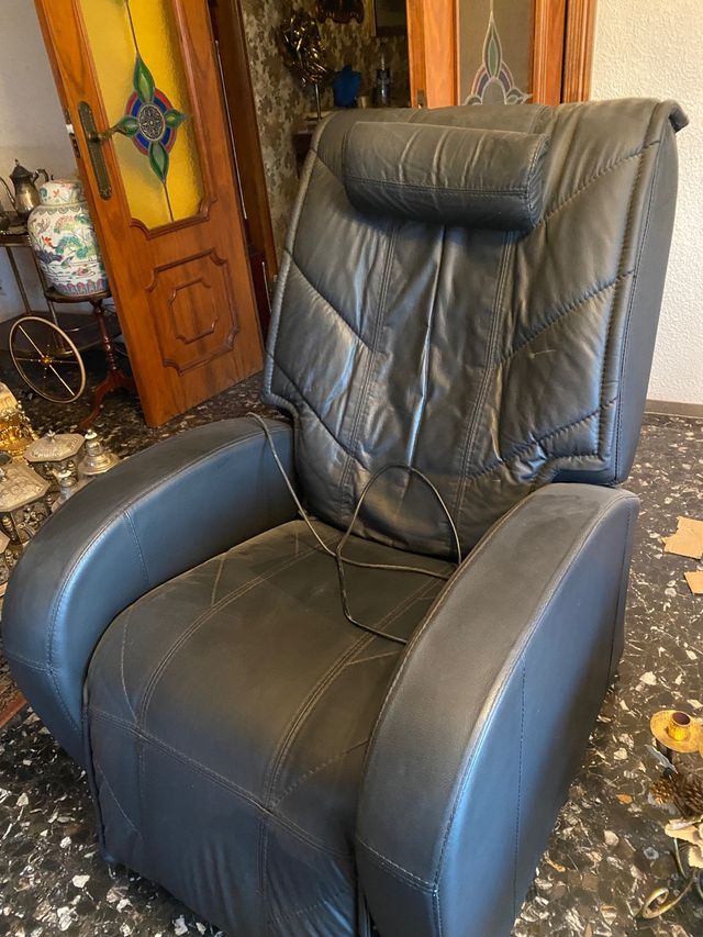 Cadeira de massagem em couro preto