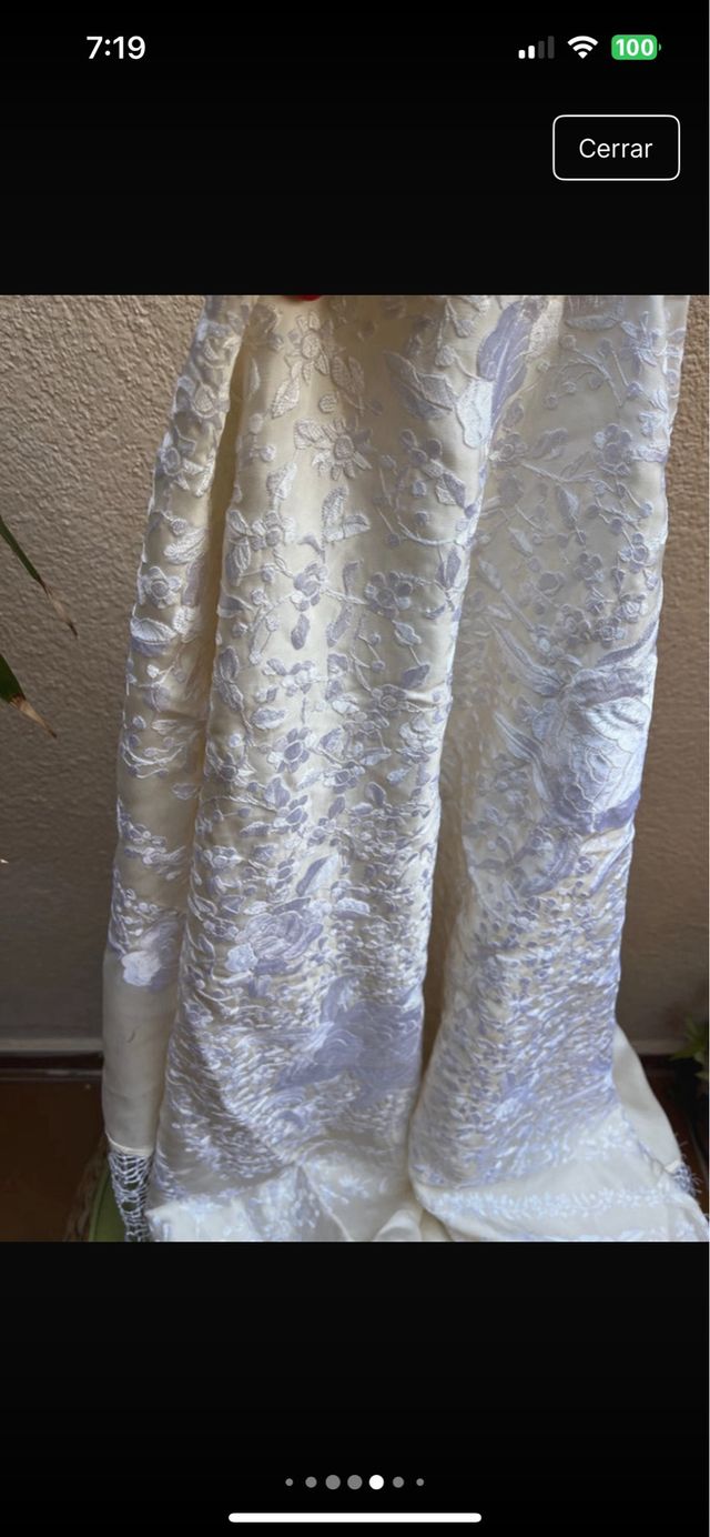 Mantón de Manila bordado