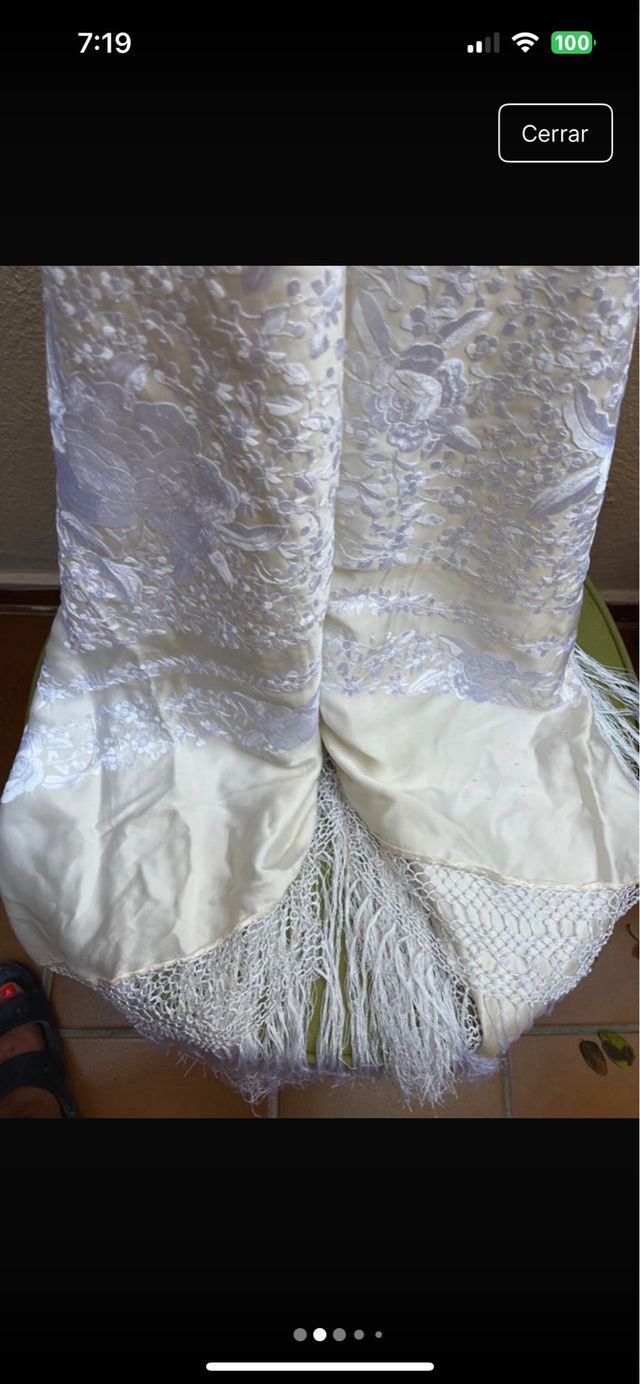 Mantón de Manila bordado