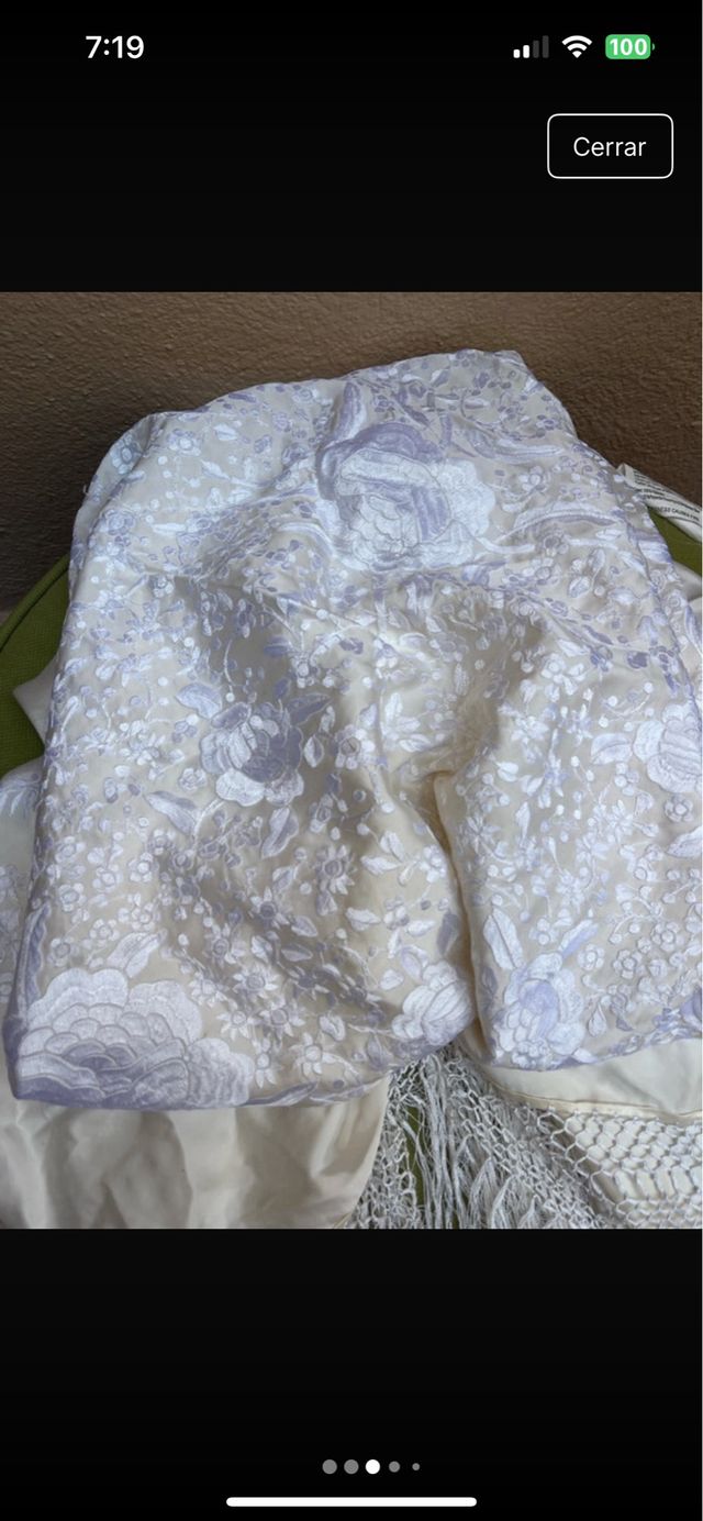 Mantón de Manila bordado