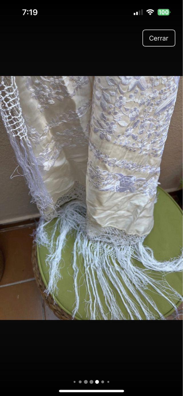 Mantón de Manila bordado