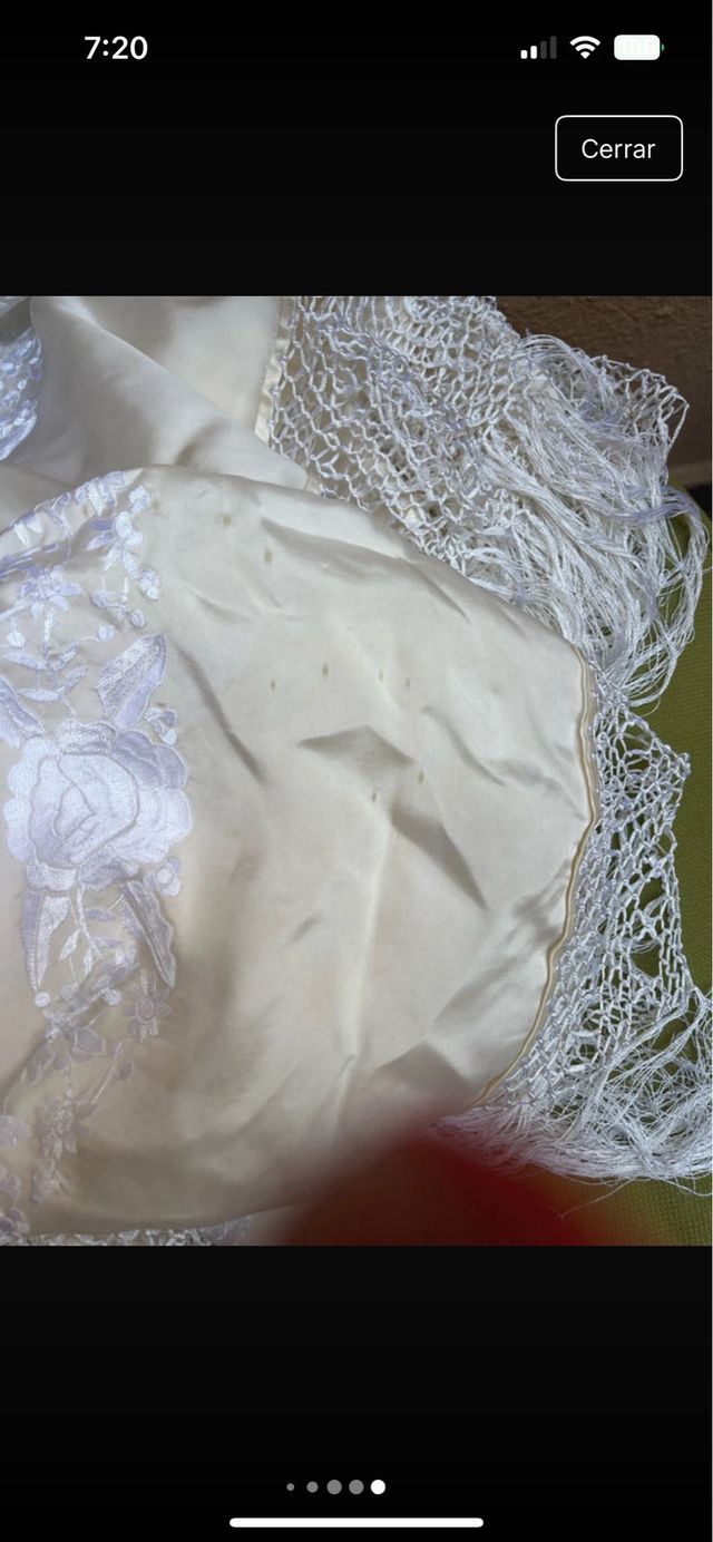 Mantón de Manila bordado