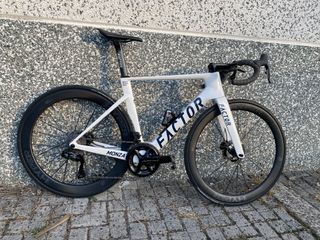 Bici da corsa Factor Monza Dura Ace 12v