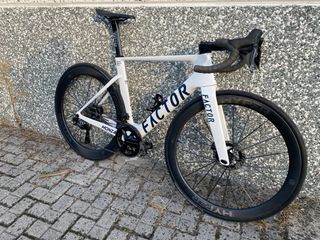 Bici da corsa Factor Monza Dura Ace 12v