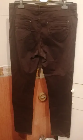 Pantalón marrón