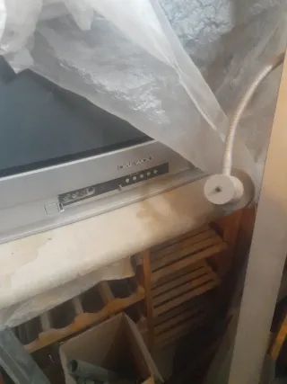 3 Televisores  CRT 1 de 25  1 28 y una 28 panor