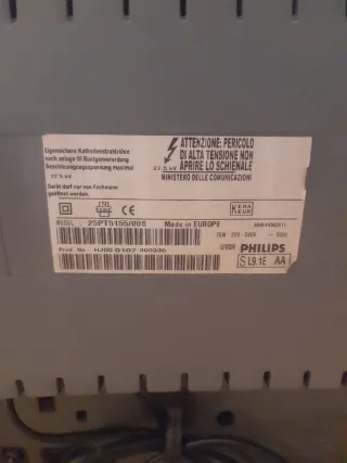 3 Televisores  CRT 1 de 25  1 28 y una 28 panor