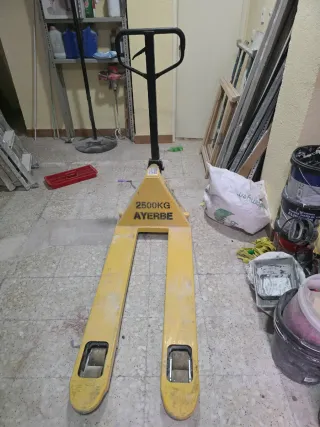Transpaleta Manual 2500 kg AYERBE
