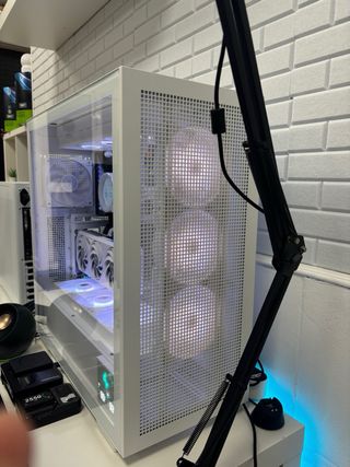 PC Gaming Intel i7 14700KF RTX 5070 32GB DDR5