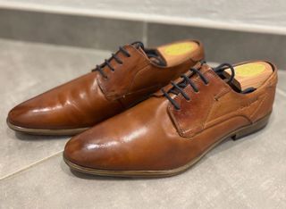 Zapatos de vestir marrones talla 42