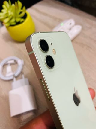 Batteria impeccabile per iPhone 12 da 128 GB al 100% + regali
 